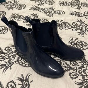 Navy ankle rain boot